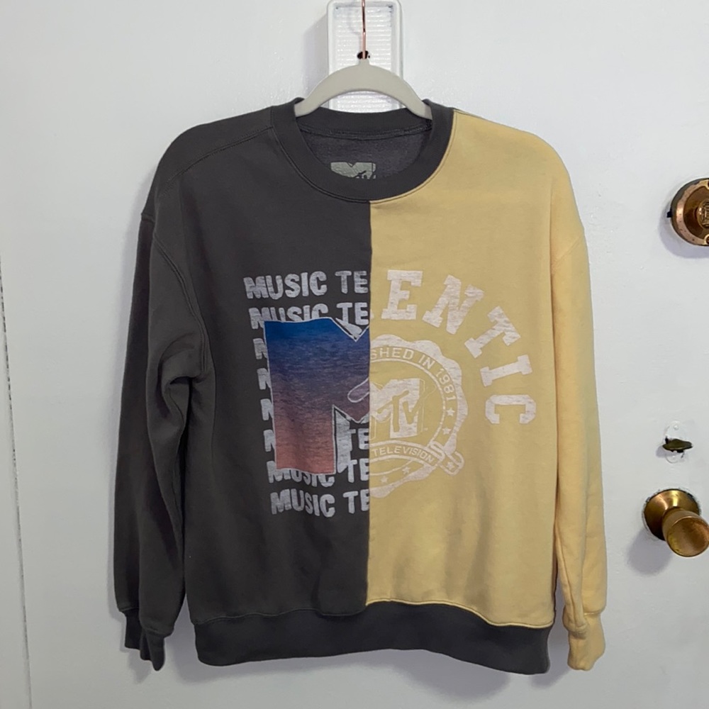 ✨MTV sweatshirt